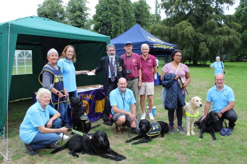 Lions Duck Race 2023 -Lions presentation to Guide Dogs A IMG 2068