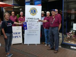 Lions presentation to Devon Air Ambulance 16.09.21 CP1010246