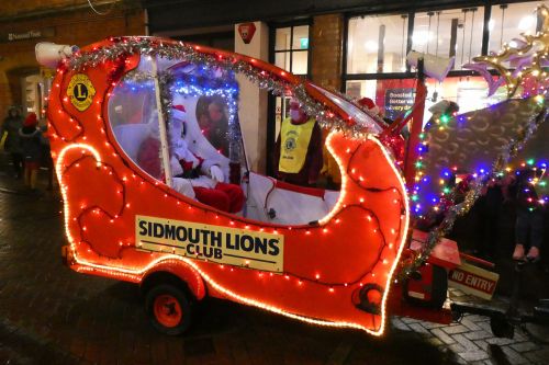 Sidmouth Lions Santa sleigh 2021 P1010280crop